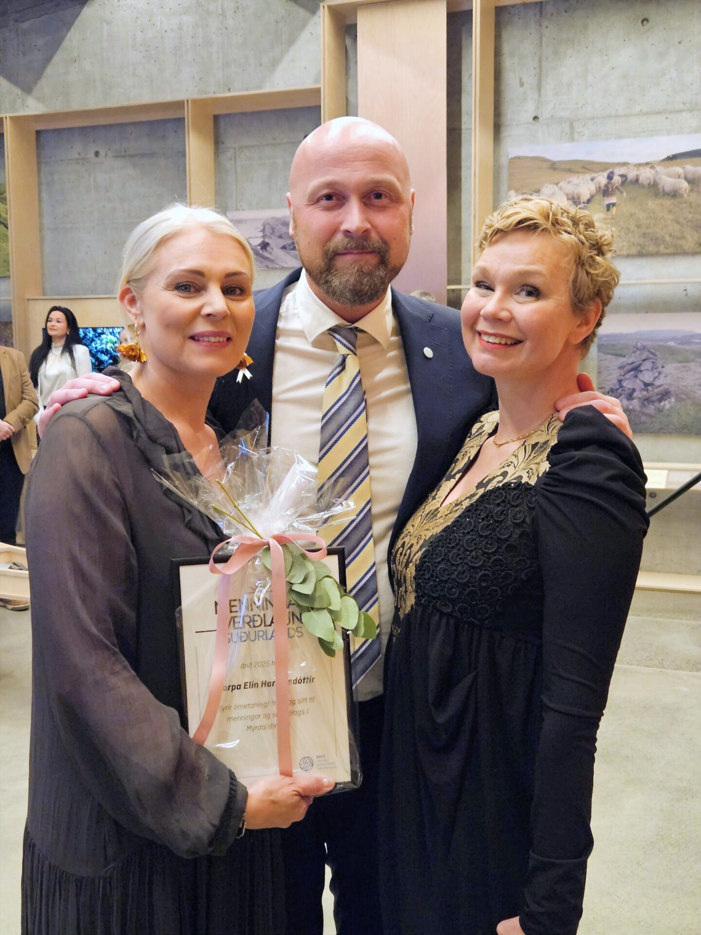 „Ótrúlegur drifkraftur“ í Mýrdalshreppi: Harpa Elín Haraldsdóttir hlýtur Menningarverðlaun Suðurlands 2025